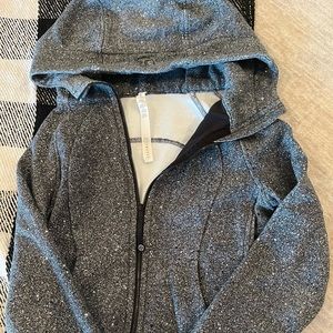 Lululemon Woman’s Scuba zip up